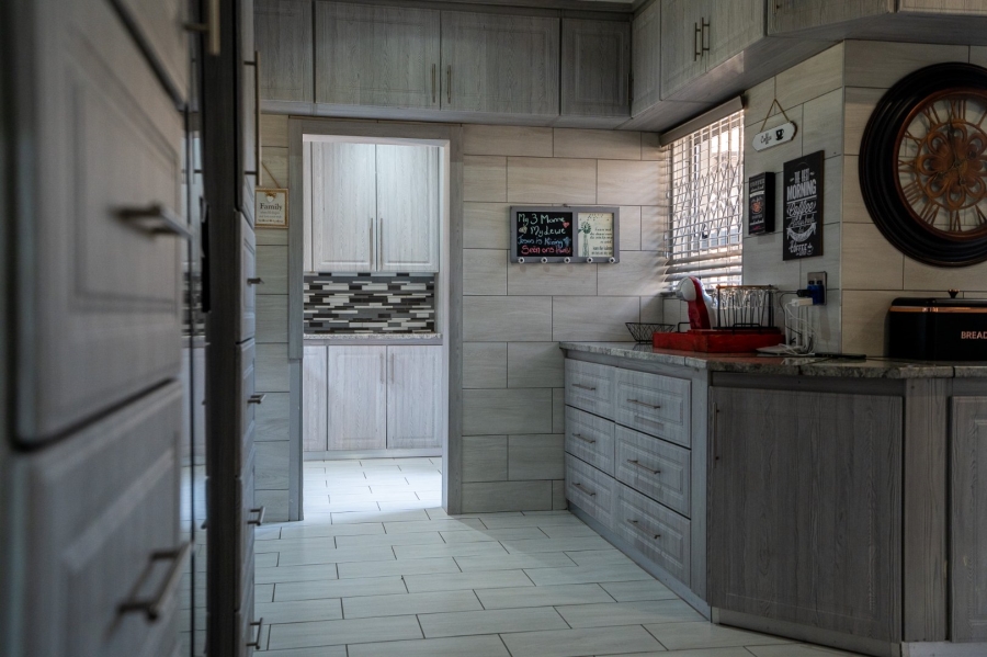 3 Bedroom Property for Sale in La Hoff North West